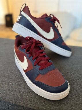 Nike Low-Top Sneakers in Burgundy, Navy & White
